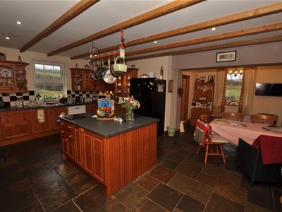 L’ shaped kitchen/dining/family room